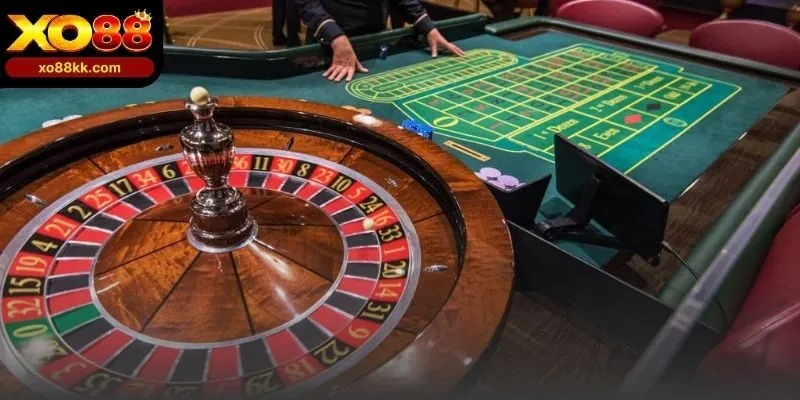 Roulette Casino XO88: Vòng Quay May Rủi Cuốn Hút Bàn roulette casino tại XO88 hiển thị vòng quay, ô số và các cửa cược rõ ràng cho người mới.